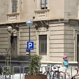<div align="left"><font size="2"> Wenige Meter neben der Kathedrale von Palma gibt es einen Radfahrerparkplatz. Dieses Exemplar ist der einzige, den ich bemerkt habe. Und er hat sogar einige praktische Bügel zum anschließen.<br /><br />
